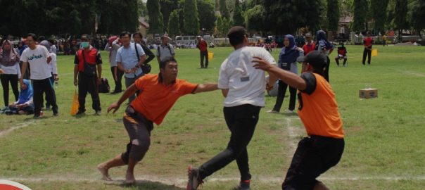 Permainan Petak Lari Garis